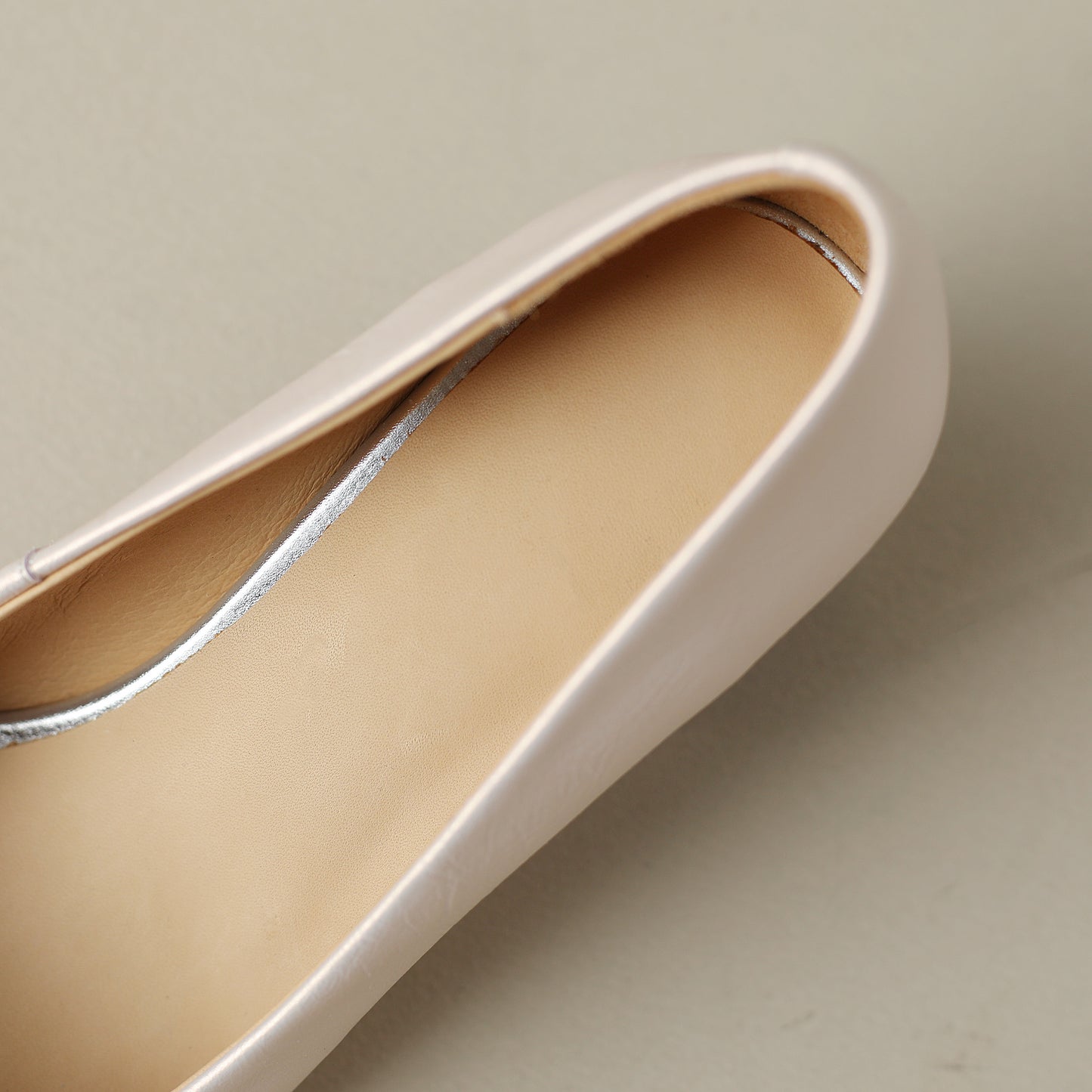 Nine Seven Genuine Leather Handmade Women's Slip On Pointed Toe Mid Chunky Heel Bowknot Pumps Shoes