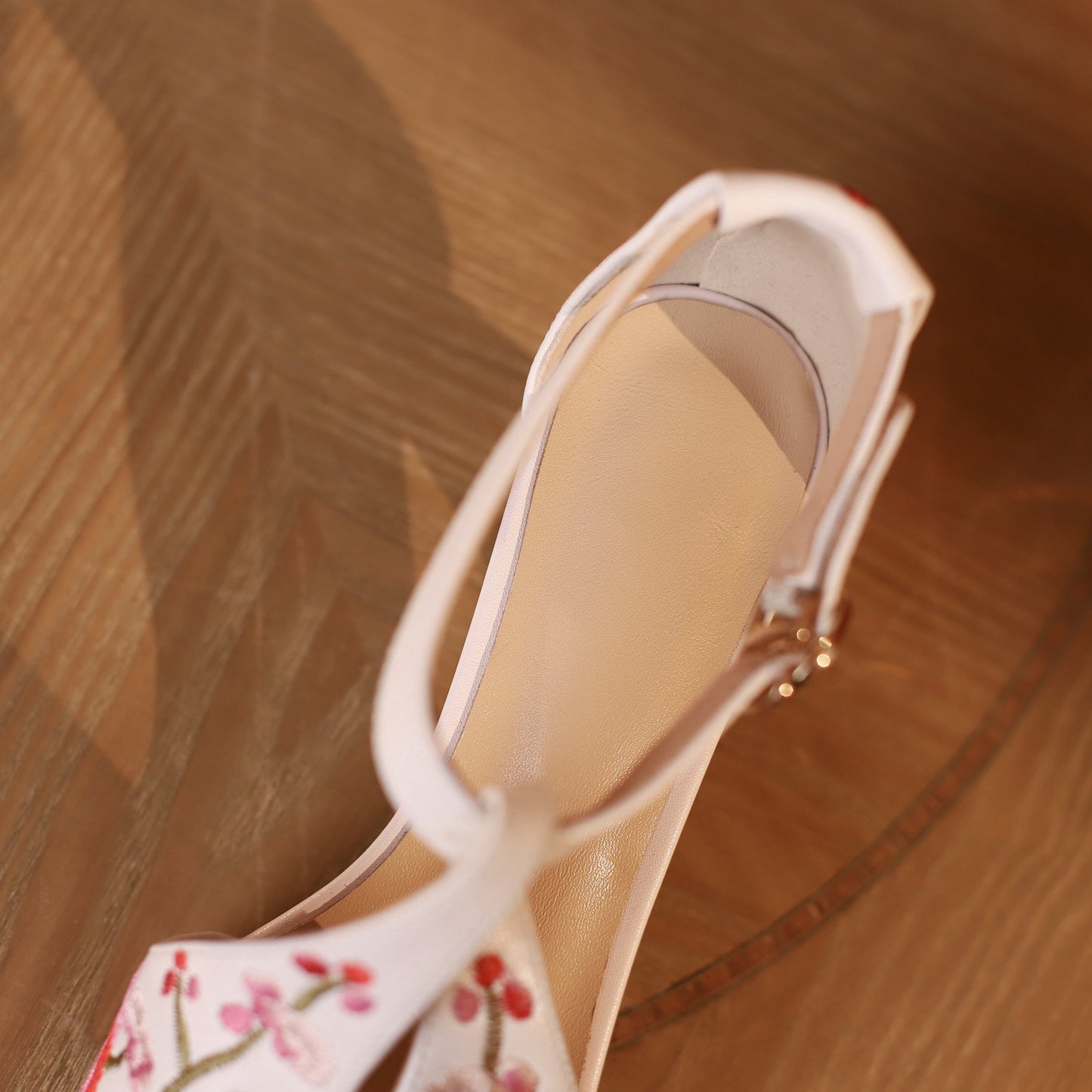 Nine Seven Women's Pointed Toe Emboidered Floral Print Genuine Leather Handmade Buckle Low Chunky Heel Sandal Pumps