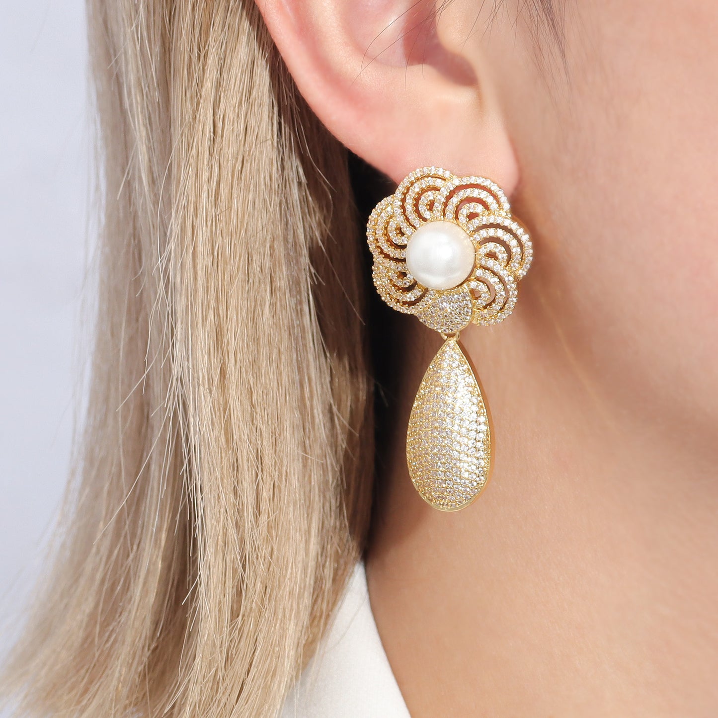 Glitter Earrings for Women Bright Rhinstone Waterdrop Pendant Earrings with Pearl Jewelry for Gifts