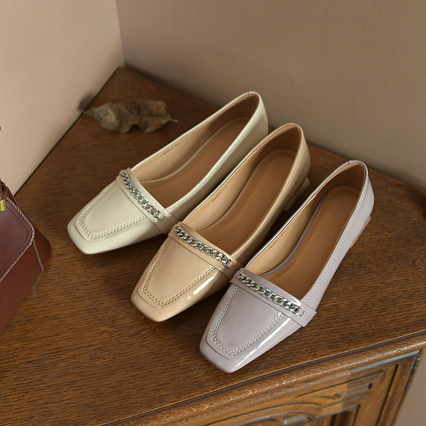 Nine Seven Women's Glossy Patent Leather Handmade Classic Square Toe Block Heel Comfortable Casual Pumps with Chain Decor