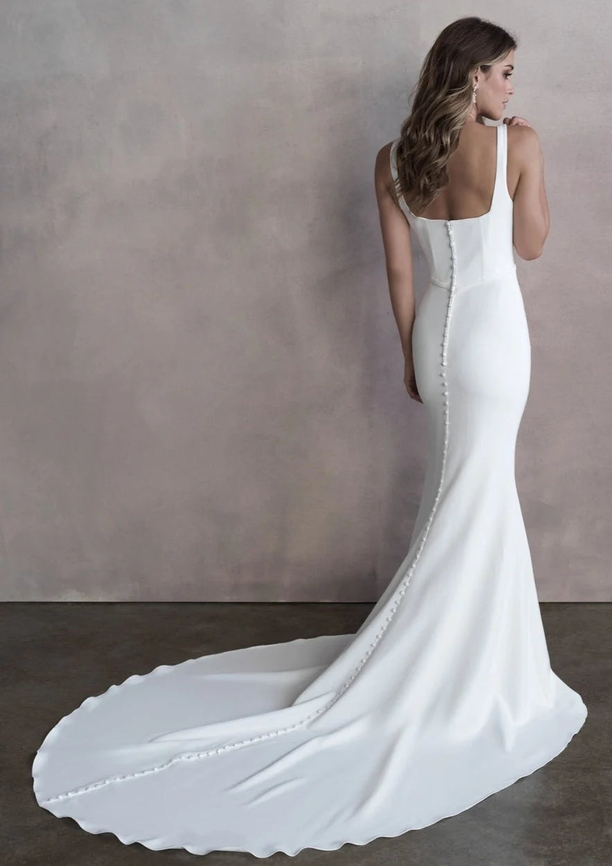 Nine Seven Straps Square Neck Buttons Modern Simple Design Lawn Beach Sheath Wedding Dress Customization